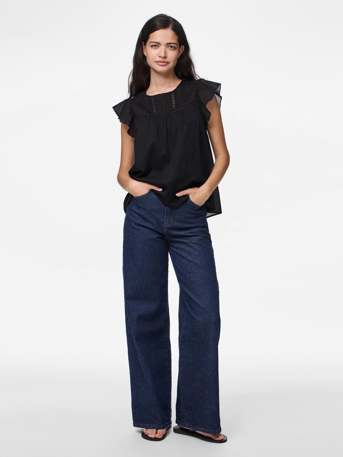 model_shot-front_full